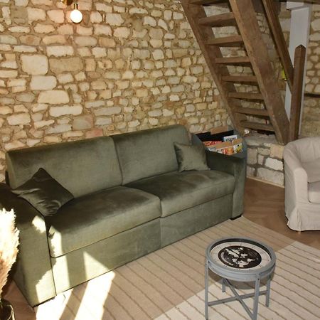 Vadencourt  Maisonnette Du Bonheur - Vue Campagne - Baignoire Balneo 32 Jets - Lits Queen Size מראה חיצוני תמונה