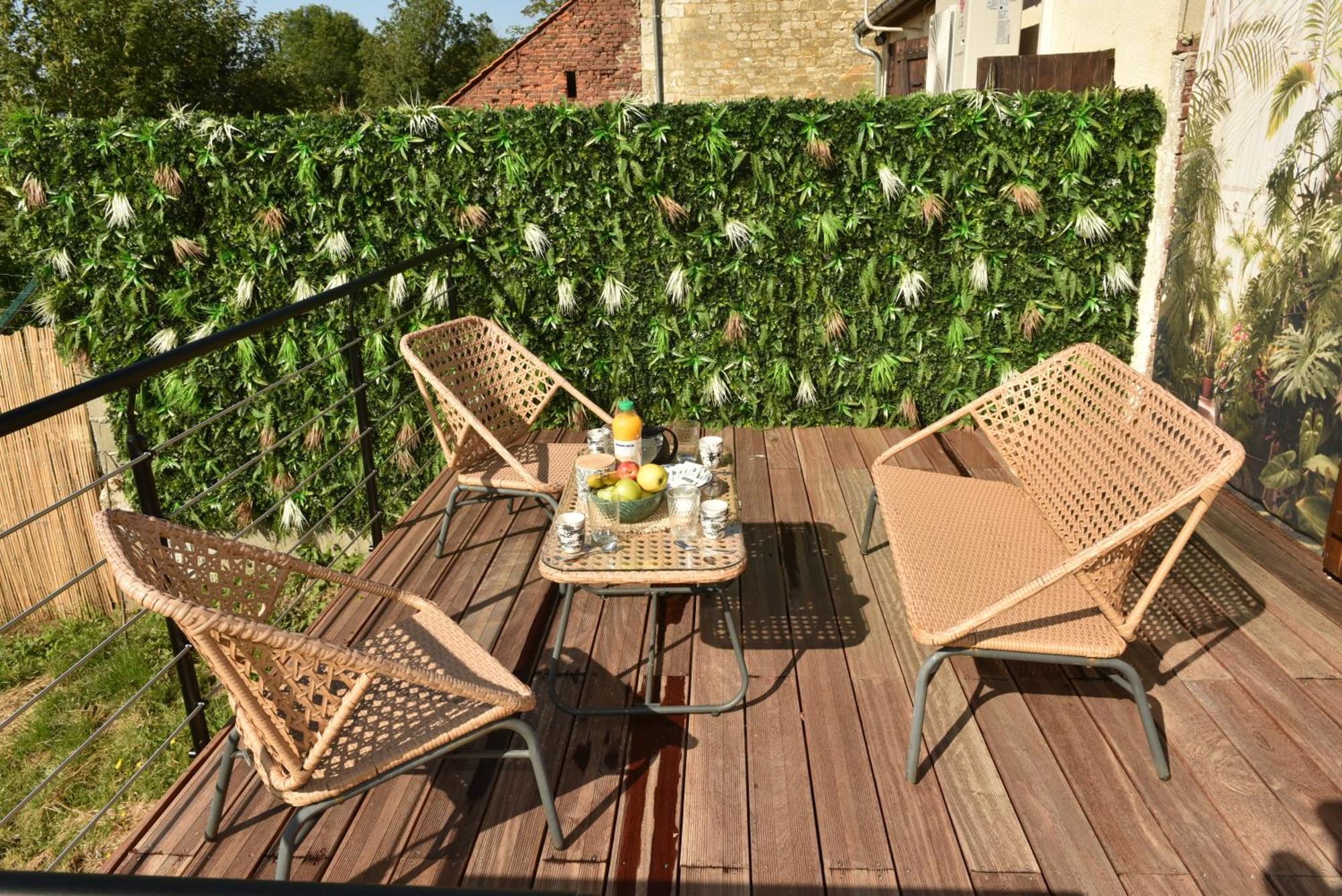 Vadencourt  Maisonnette Du Bonheur - Vue Campagne - Baignoire Balneo 32 Jets - Lits Queen Size מראה חיצוני תמונה