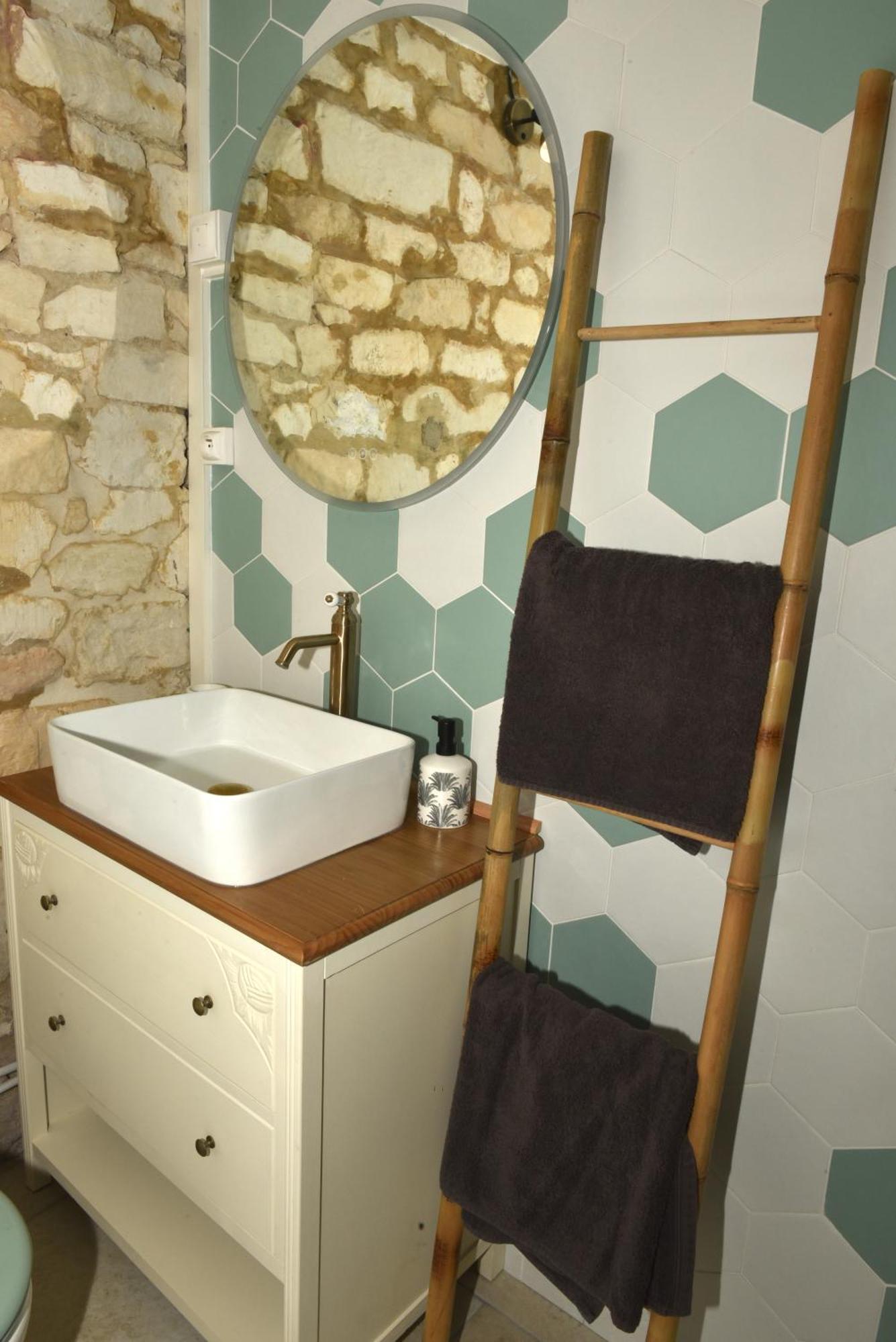Vadencourt  Maisonnette Du Bonheur - Vue Campagne - Baignoire Balneo 32 Jets - Lits Queen Size מראה חיצוני תמונה