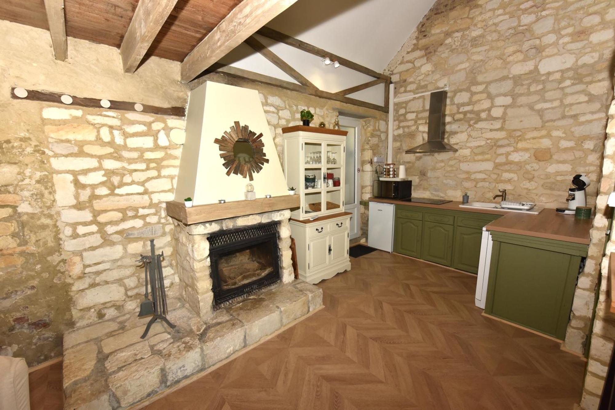 Vadencourt  Maisonnette Du Bonheur - Vue Campagne - Baignoire Balneo 32 Jets - Lits Queen Size מראה חיצוני תמונה