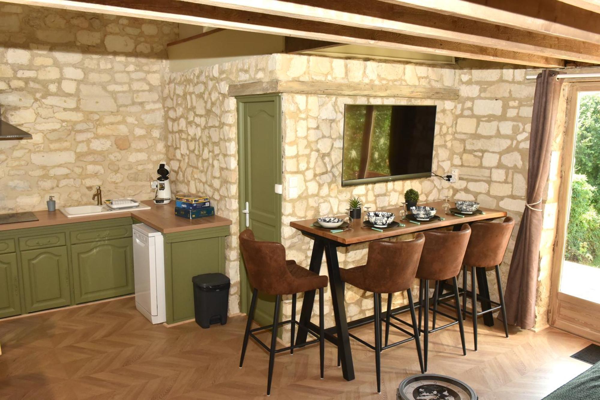 Vadencourt  Maisonnette Du Bonheur - Vue Campagne - Baignoire Balneo 32 Jets - Lits Queen Size מראה חיצוני תמונה
