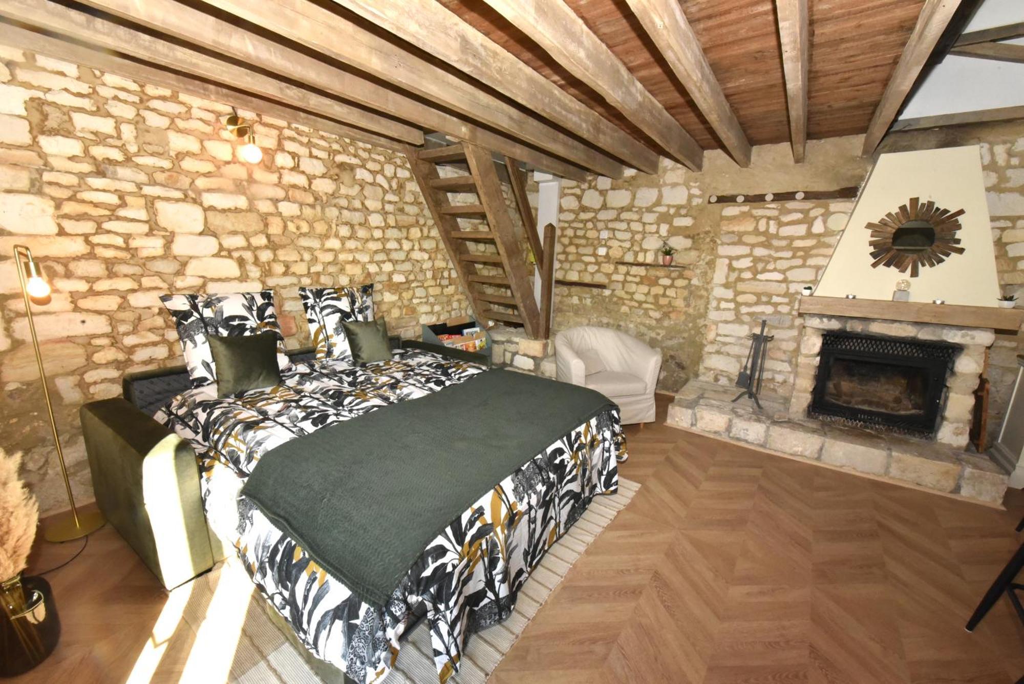 Vadencourt  Maisonnette Du Bonheur - Vue Campagne - Baignoire Balneo 32 Jets - Lits Queen Size מראה חיצוני תמונה